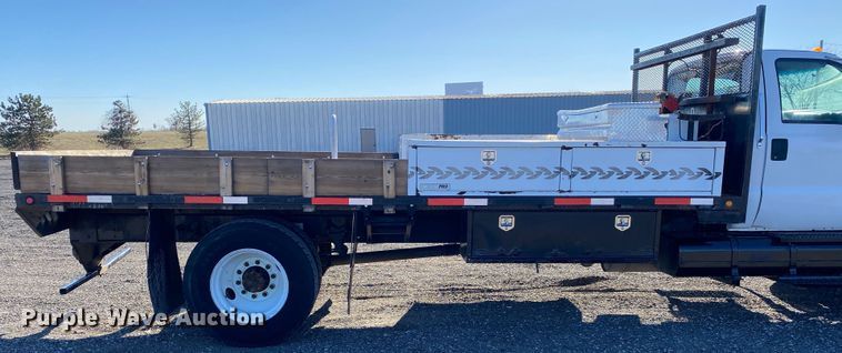 image for item JW9244 2006 Ford F650 Super Duty  flatbed truck
