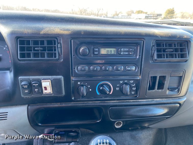 image for item JW9244 2006 Ford F650 Super Duty  flatbed truck