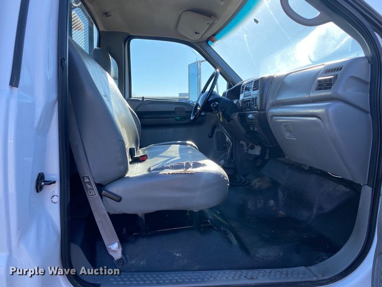 image for item JW9244 2006 Ford F650 Super Duty  flatbed truck