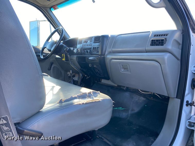 image for item JW9244 2006 Ford F650 Super Duty  flatbed truck