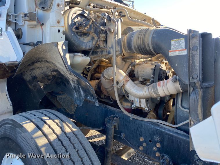 image for item JW9244 2006 Ford F650 Super Duty  flatbed truck