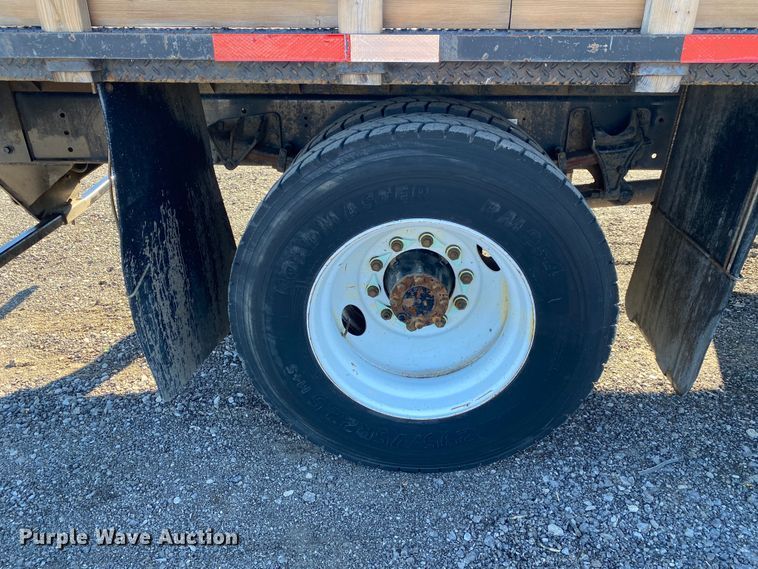 image for item JW9244 2006 Ford F650 Super Duty  flatbed truck