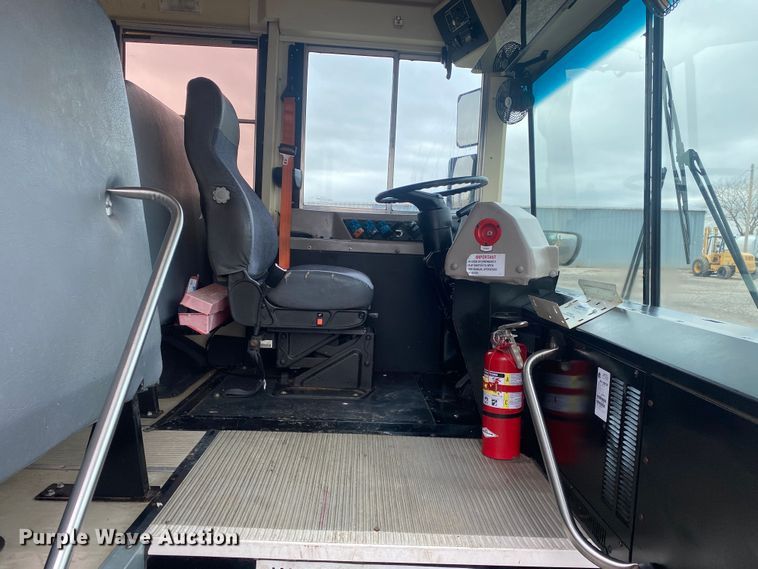 image for item JW9270 2013 International  school bus