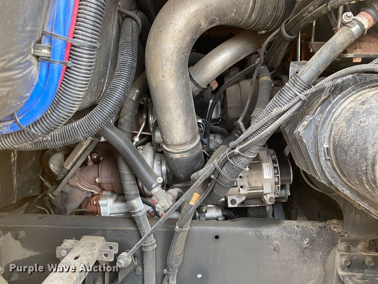 image for item JW9270 2013 International  school bus