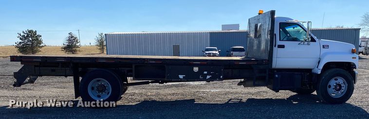 image for item JW9278 2002 GMC C7500  flatbed truck
