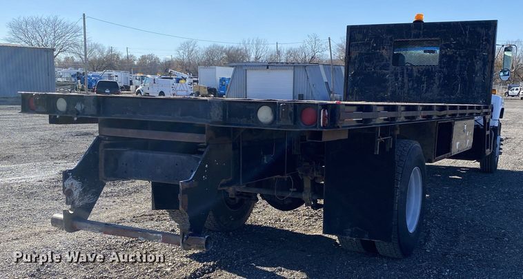 image for item JW9278 2002 GMC C7500  flatbed truck