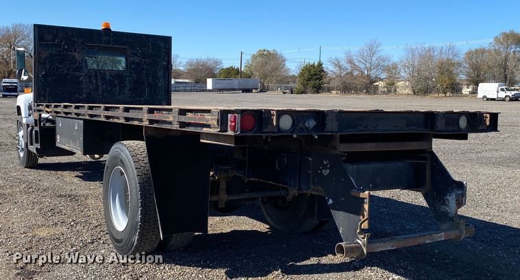 image for item JW9278 2002 GMC C7500  flatbed truck