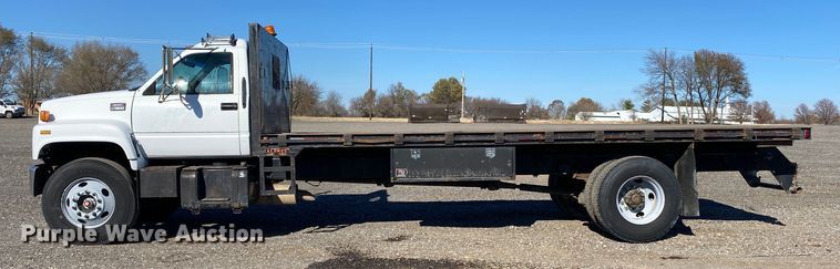 image for item JW9278 2002 GMC C7500  flatbed truck