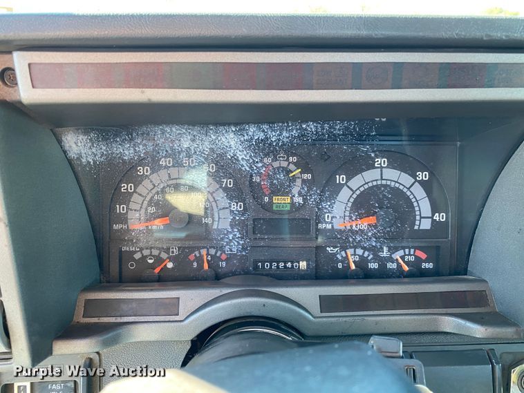 image for item JW9278 2002 GMC C7500  flatbed truck