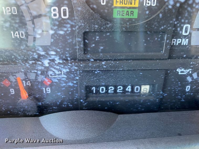 image for item JW9278 2002 GMC C7500  flatbed truck