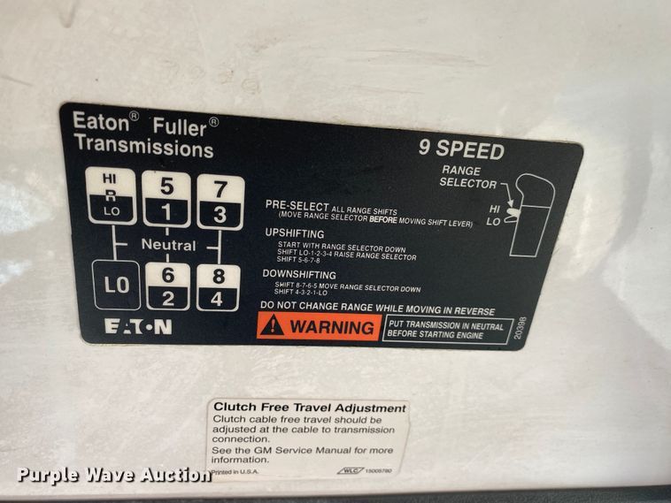 image for item JW9278 2002 GMC C7500  flatbed truck