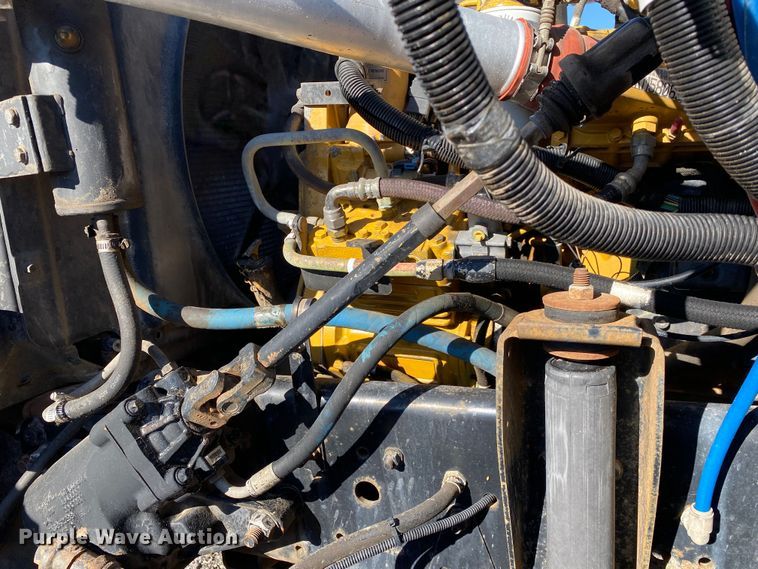 image for item JW9278 2002 GMC C7500  flatbed truck