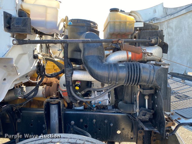 image for item JW9278 2002 GMC C7500  flatbed truck