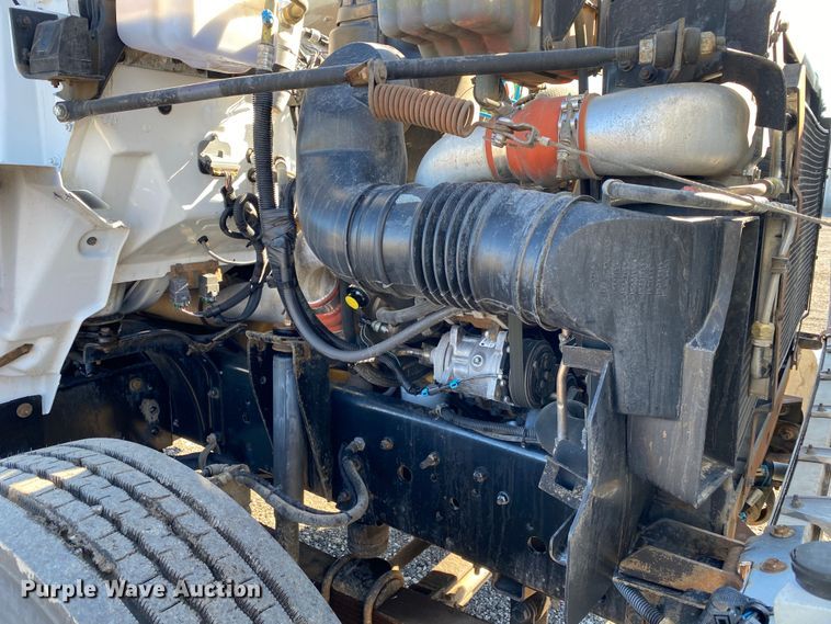 image for item JW9278 2002 GMC C7500  flatbed truck