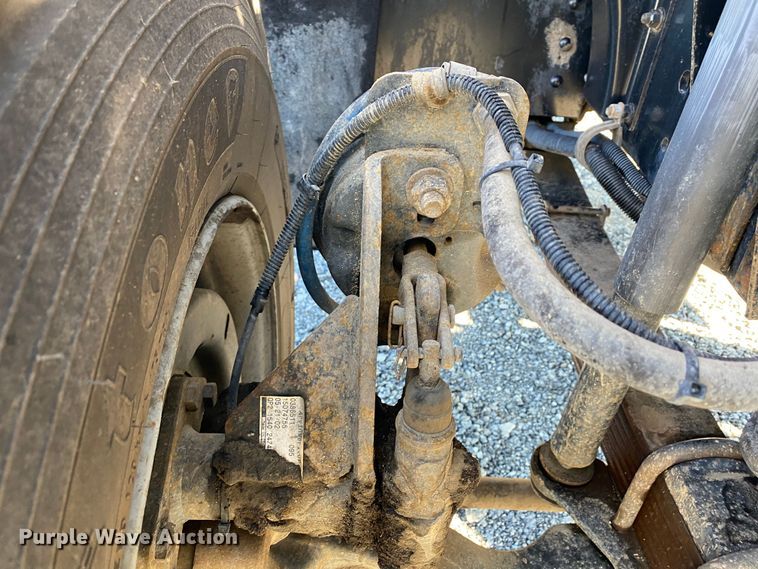 image for item JW9278 2002 GMC C7500  flatbed truck