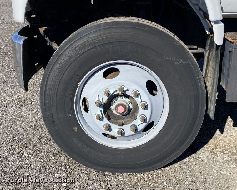 image for item JW9278 2002 GMC C7500  flatbed truck