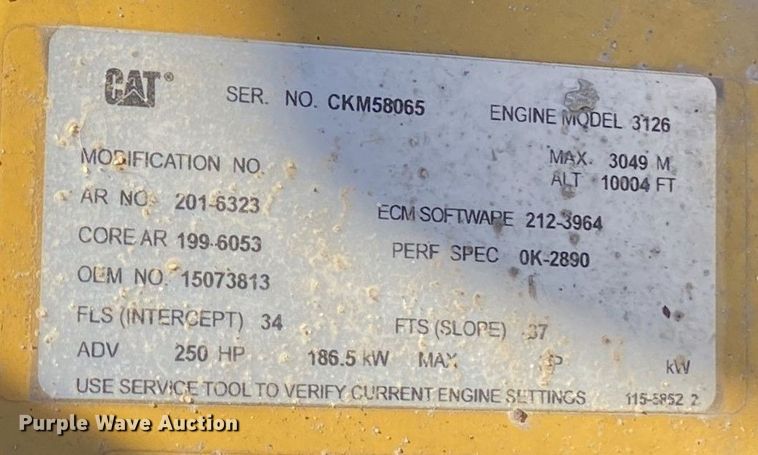 image for item JW9278 2002 GMC C7500  flatbed truck