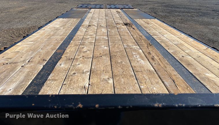 image for item JW9283 2017 Big Tex 22GN-20BK+5MR  equipment trailer