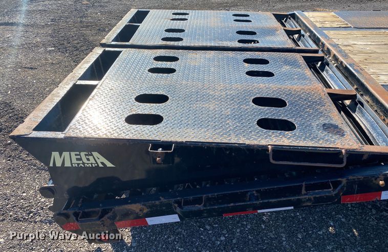 image for item JW9283 2017 Big Tex 22GN-20BK+5MR  equipment trailer