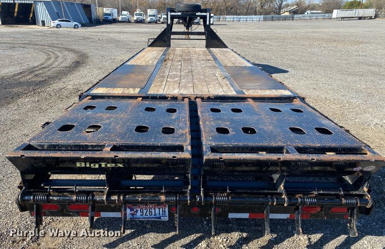 image for item JW9283 2017 Big Tex 22GN-20BK+5MR  equipment trailer