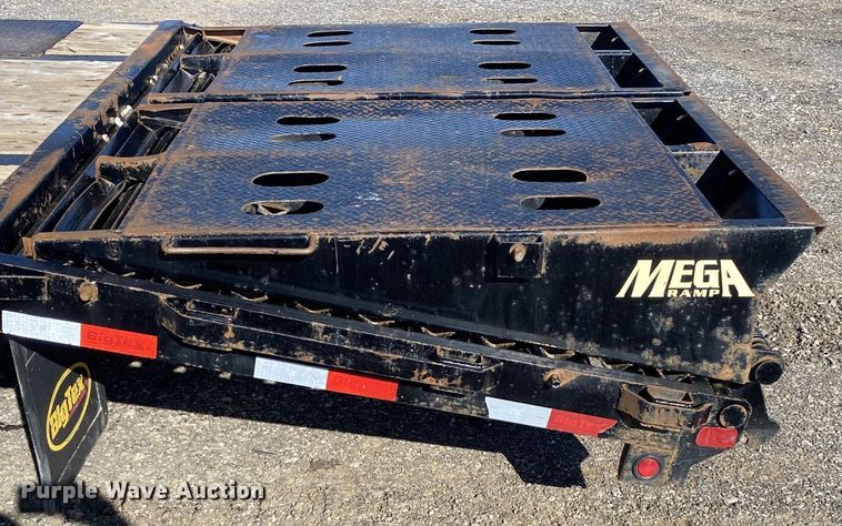 image for item JW9283 2017 Big Tex 22GN-20BK+5MR  equipment trailer