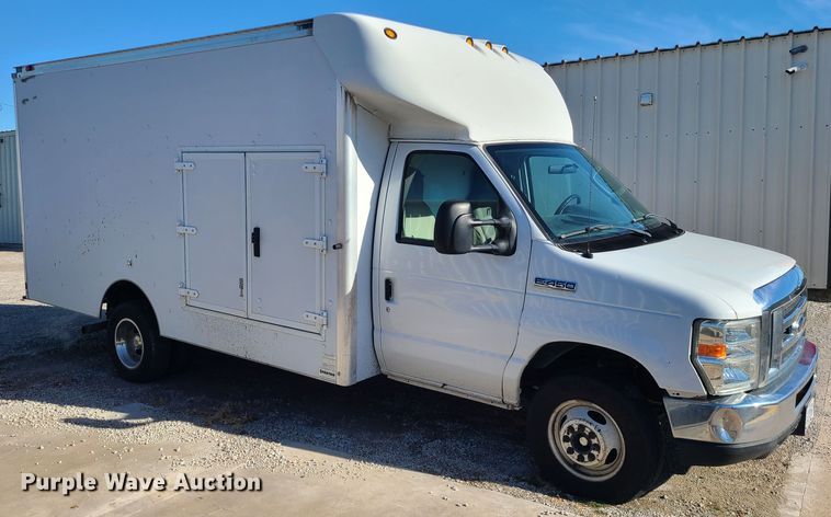 image for item JW9844 2013 Ford E450  utility van