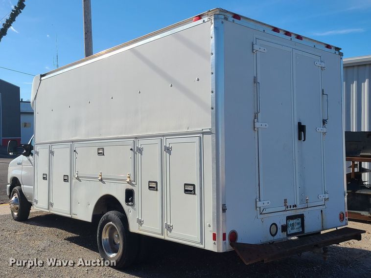 image for item JW9844 2013 Ford E450  utility van