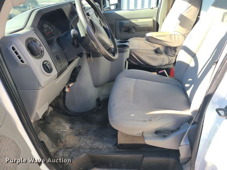 image for item JW9844 2013 Ford E450  utility van
