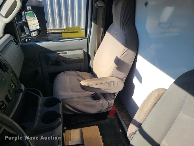 image for item JW9844 2013 Ford E450  utility van