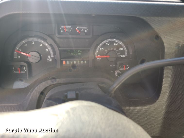 image for item JW9844 2013 Ford E450  utility van