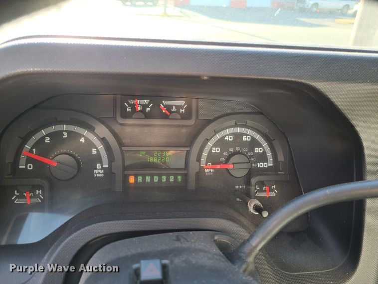 image for item JW9844 2013 Ford E450  utility van