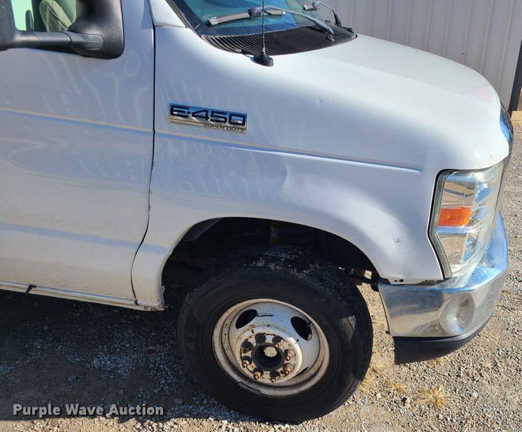 image for item JW9844 2013 Ford E450  utility van