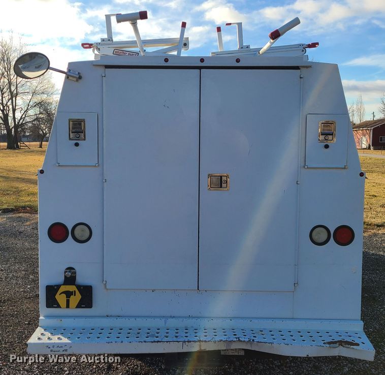 image for item JW9852 2016 Ford E350 Super Duty  utility van