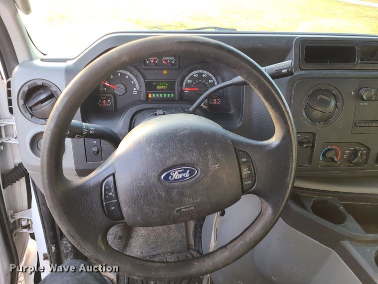 image for item JW9852 2016 Ford E350 Super Duty  utility van