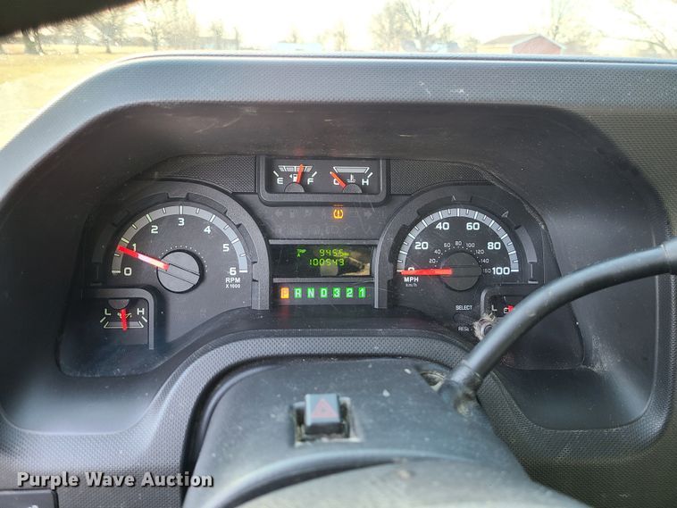 image for item JW9852 2016 Ford E350 Super Duty  utility van