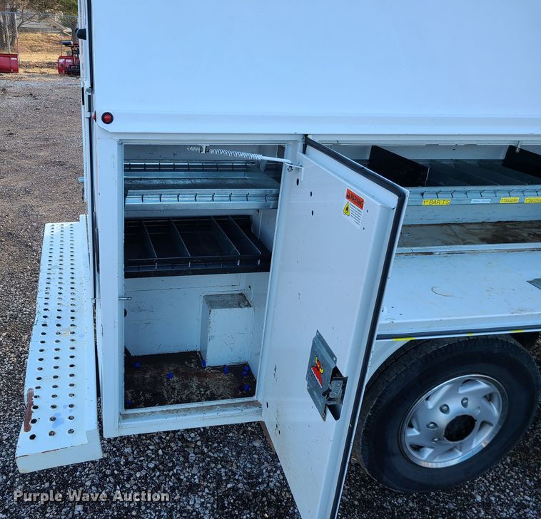 image for item JW9852 2016 Ford E350 Super Duty  utility van