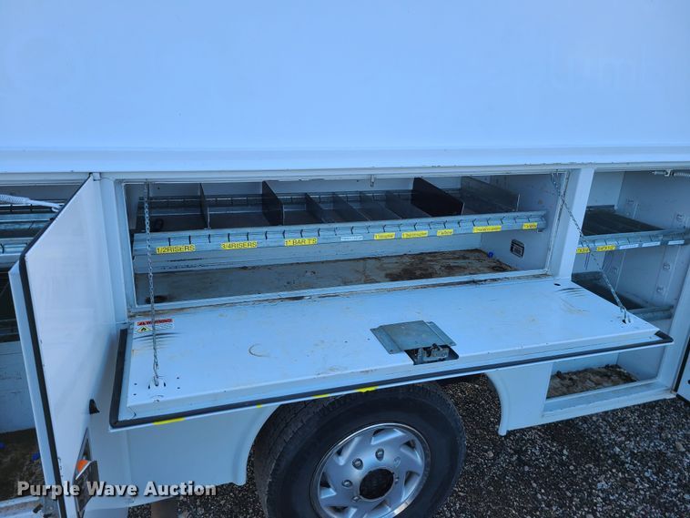 image for item JW9852 2016 Ford E350 Super Duty  utility van