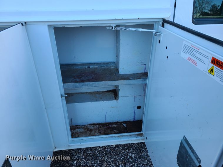 image for item JW9852 2016 Ford E350 Super Duty  utility van