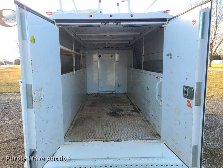 image for item JW9852 2016 Ford E350 Super Duty  utility van