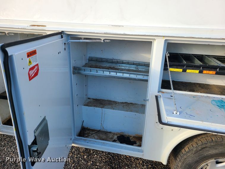 image for item JW9852 2016 Ford E350 Super Duty  utility van