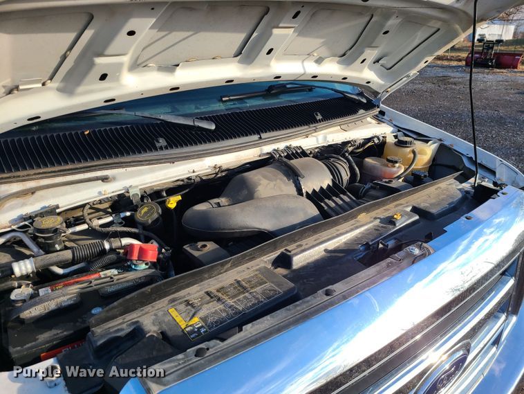 image for item JW9852 2016 Ford E350 Super Duty  utility van