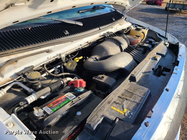 image for item JW9852 2016 Ford E350 Super Duty  utility van