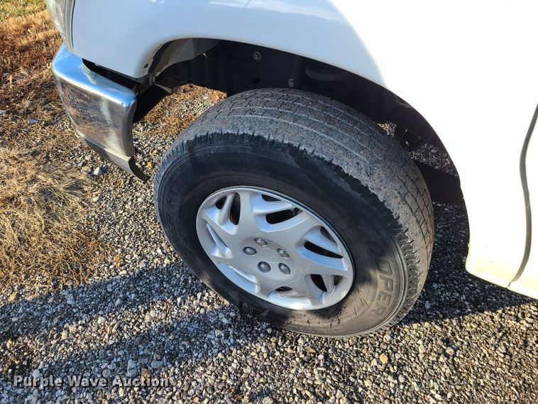 image for item JW9852 2016 Ford E350 Super Duty  utility van