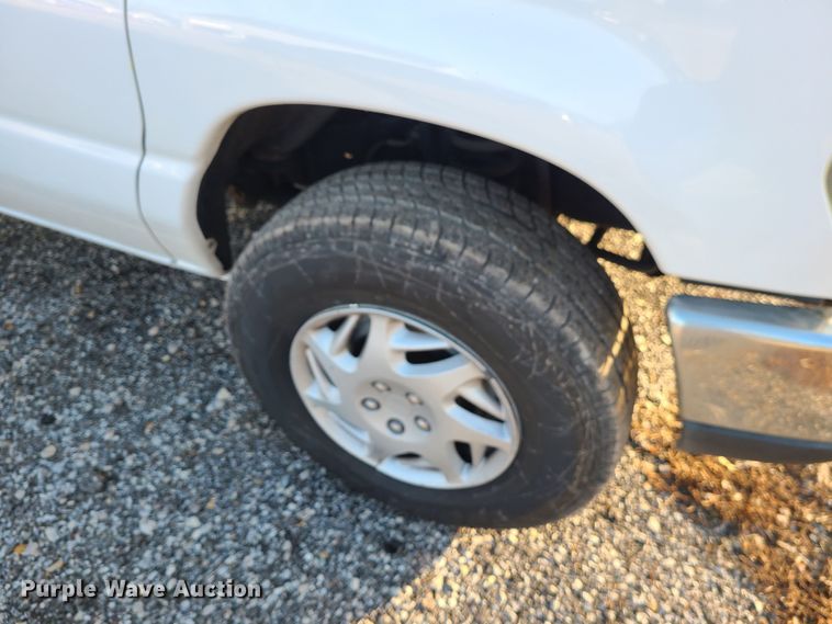 image for item JW9852 2016 Ford E350 Super Duty  utility van