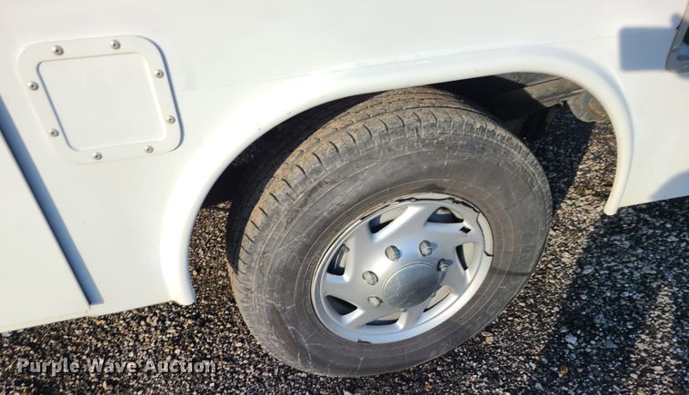 image for item JW9852 2016 Ford E350 Super Duty  utility van