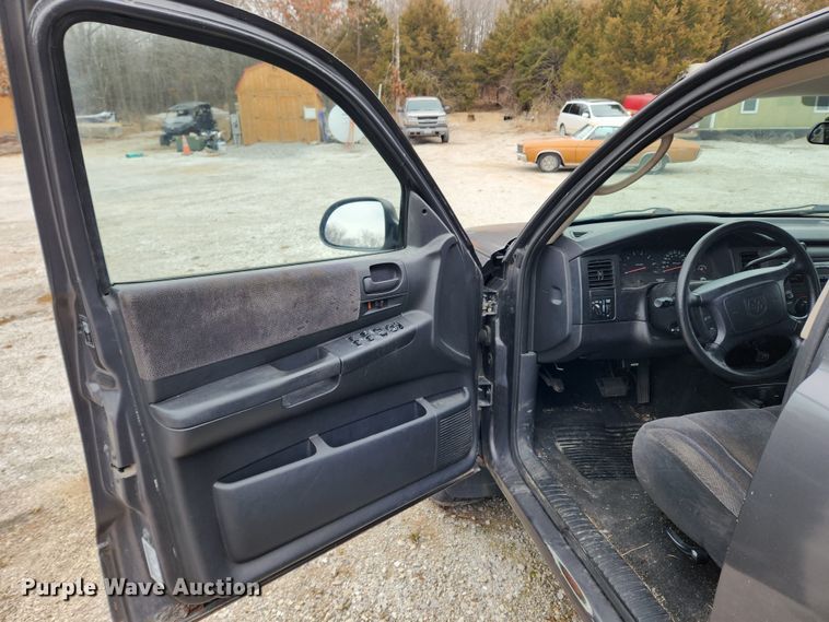 image for item KT9490 2002 Dodge Dakota  Quad Cab pickup truck