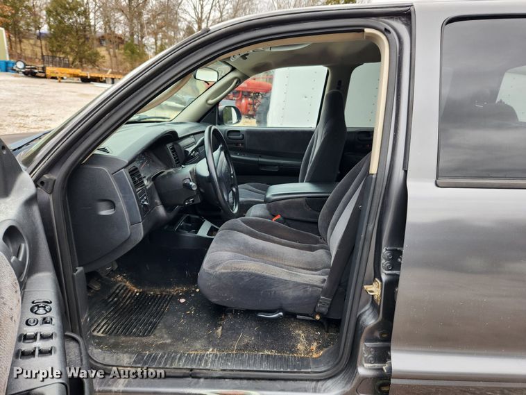 image for item KT9490 2002 Dodge Dakota  Quad Cab pickup truck