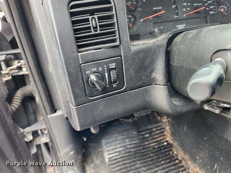 image for item KT9490 2002 Dodge Dakota  Quad Cab pickup truck