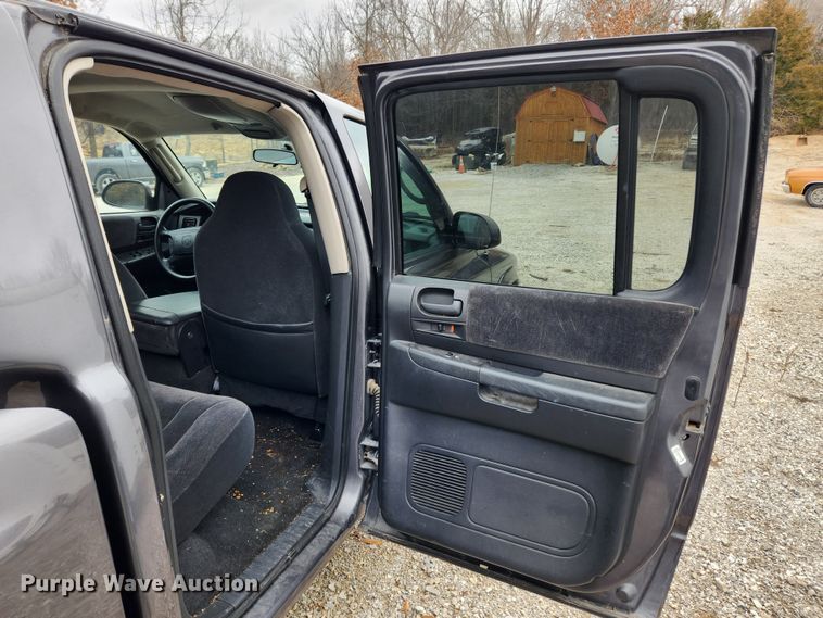 image for item KT9490 2002 Dodge Dakota  Quad Cab pickup truck