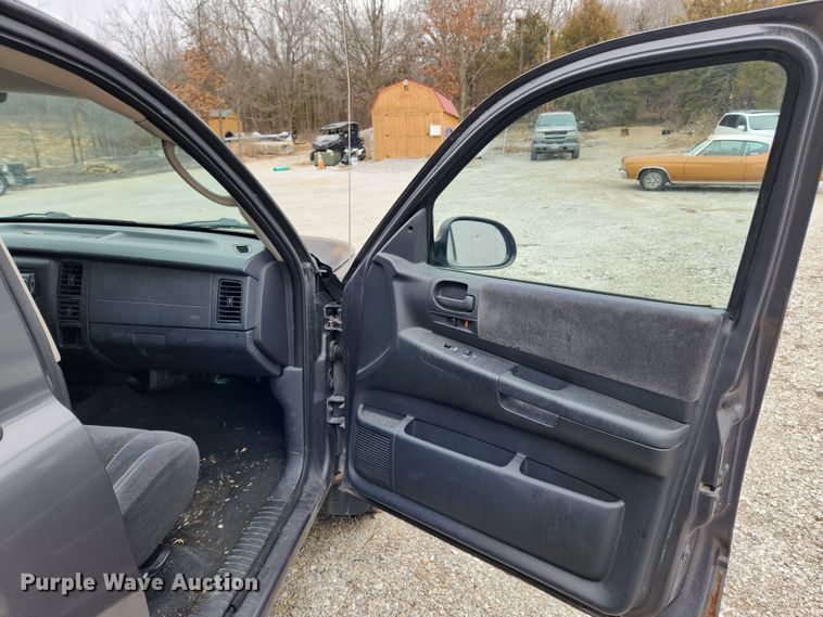 image for item KT9490 2002 Dodge Dakota  Quad Cab pickup truck